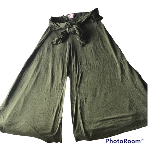 Issac Mizrahi Pants - Issac Mizrahi small green flare wide leg tie in front capri